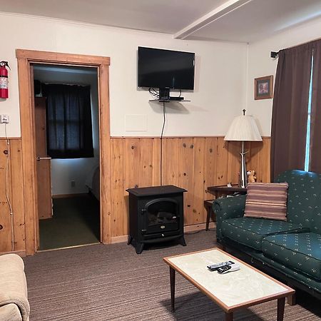 Musky Joe'S Twin Pines Resort New Post Extérieur photo