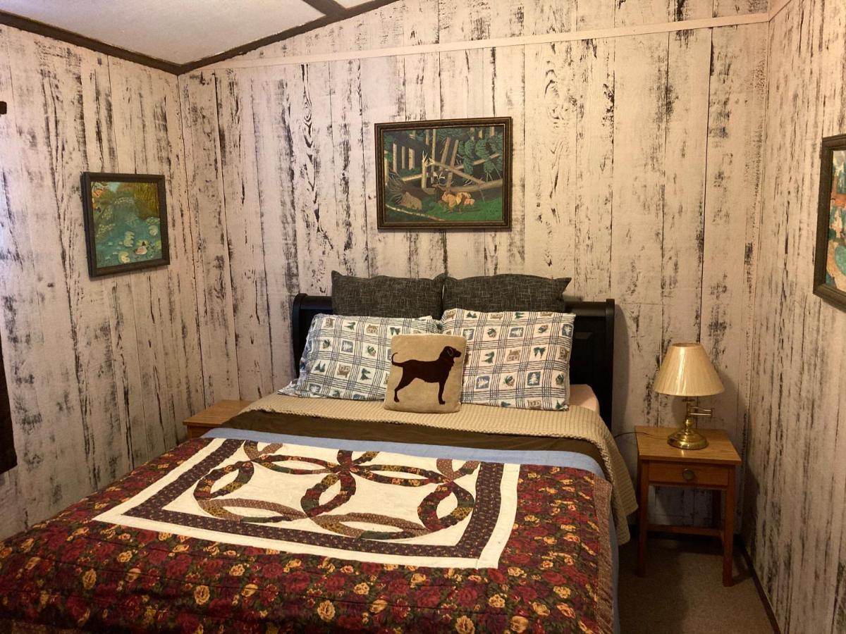 Musky Joe'S Twin Pines Resort New Post Extérieur photo
