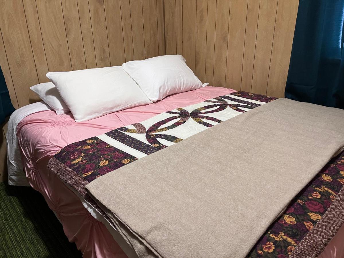 Musky Joe'S Twin Pines Resort New Post Extérieur photo