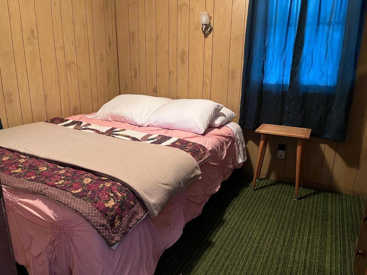 Musky Joe'S Twin Pines Resort New Post Extérieur photo