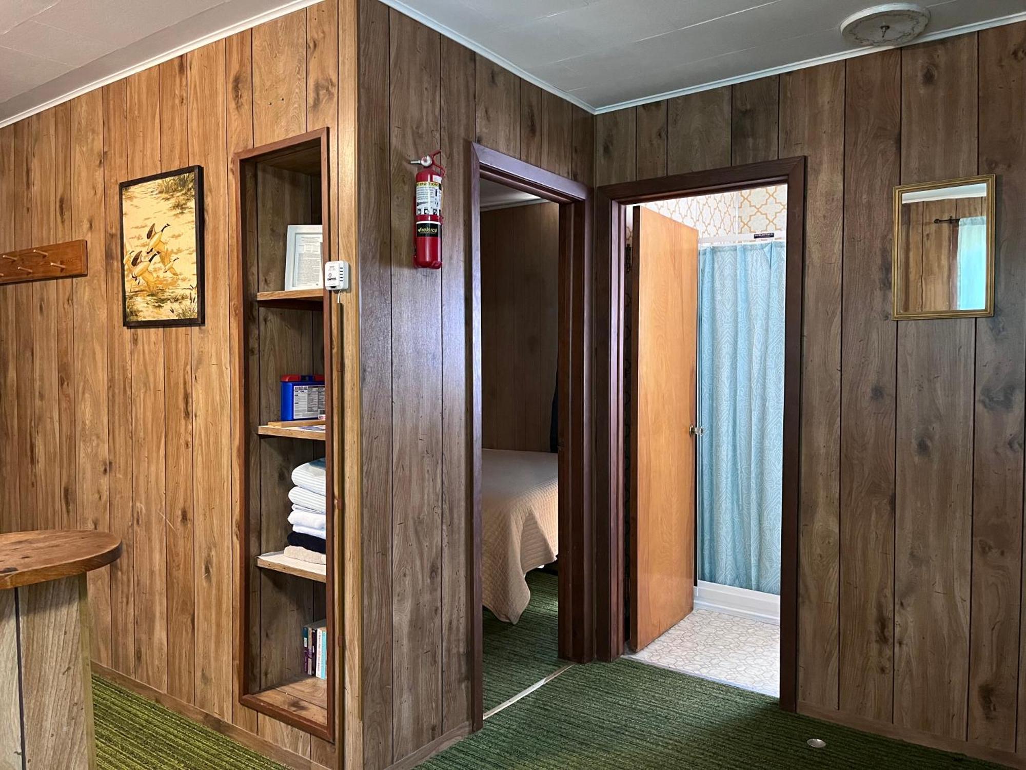 Musky Joe'S Twin Pines Resort New Post Extérieur photo