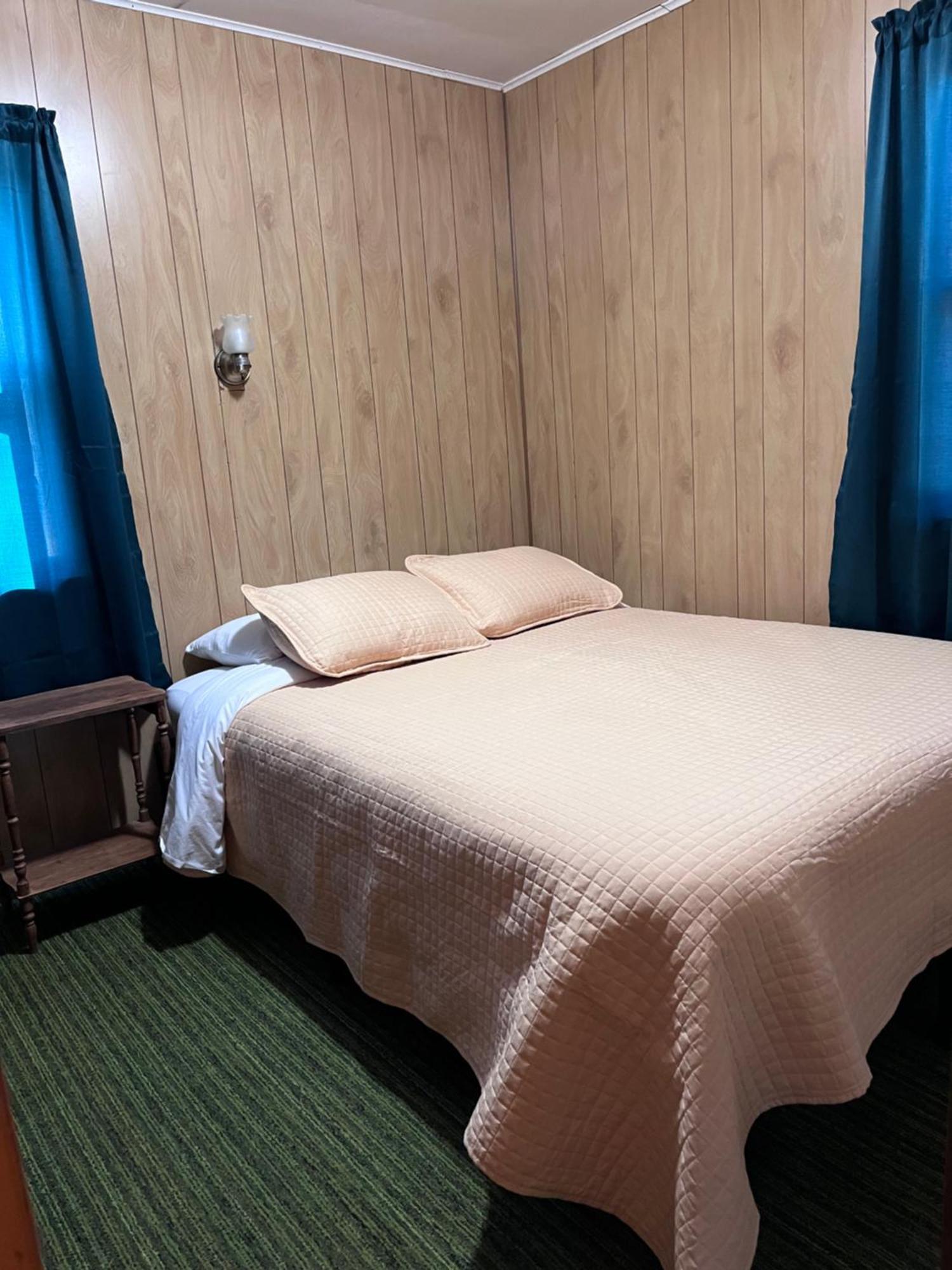 Musky Joe'S Twin Pines Resort New Post Extérieur photo